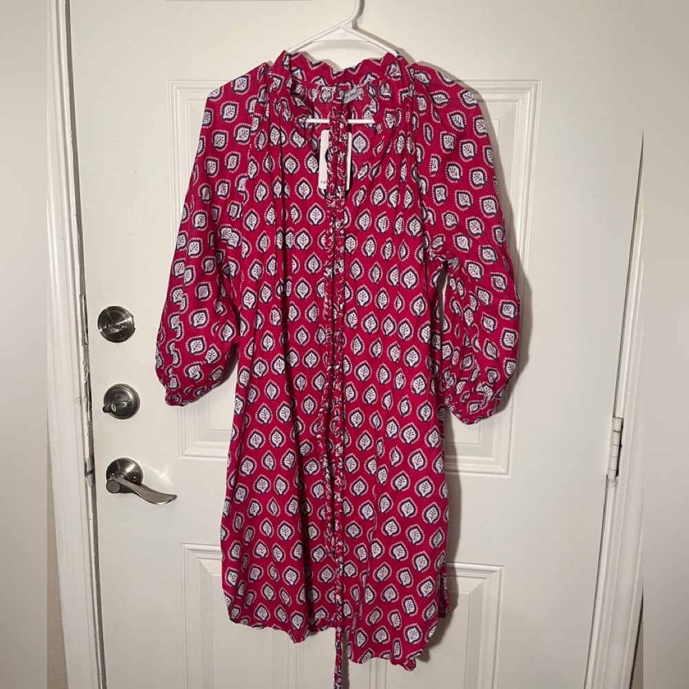 Women's Long Sleeve Tie-Neck Dress in Fuchsia Geo Print